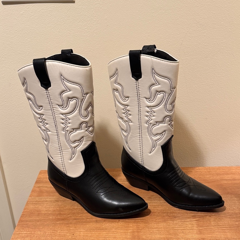 Black and White Western Cowboy Boots